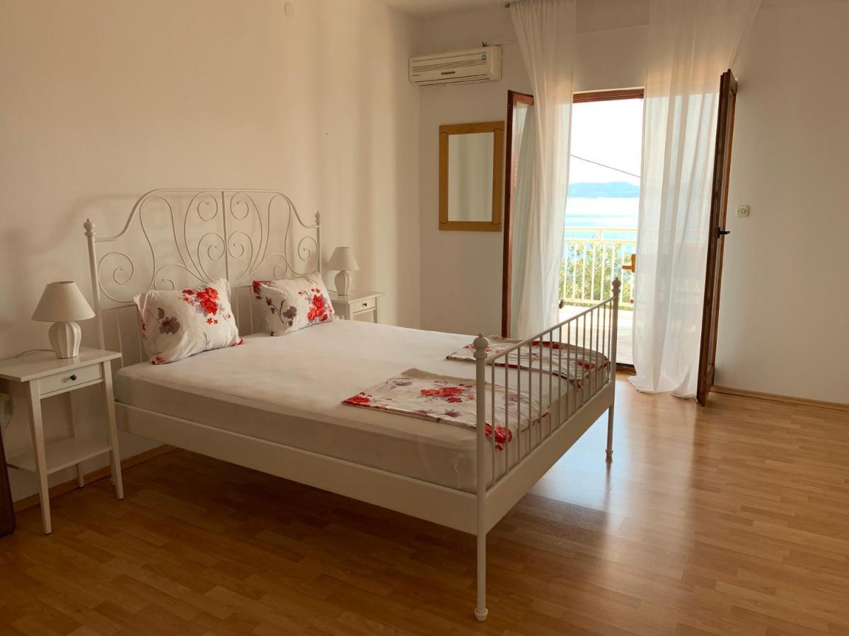 Omis Relaxing Sea Lounge Apartman Marusici  Kültér fotó